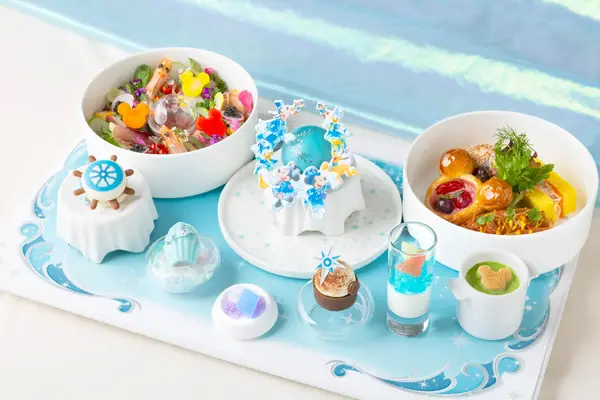 ハイピリオン・ラウンジ（ロビーラウンジ）プレミアムスウィーツセット （オリジナルチャーム付き）