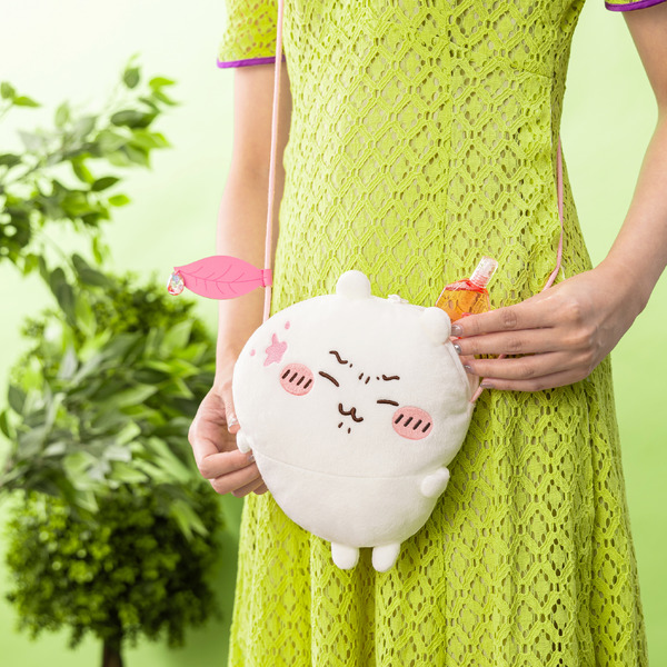 「ちいかわだらけくじ」C賞：ぬいぐるみポシェット