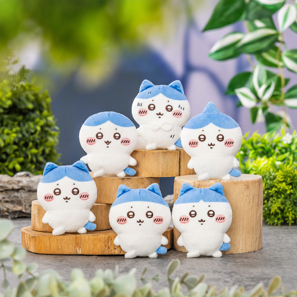 「ハチワレだらけくじ」E賞：てくてく全身ぬいぐるみバッジ