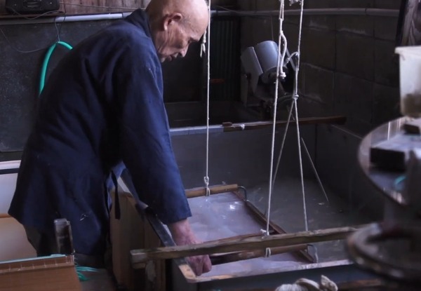 日本の紙の原点 —— 人間国宝が漉き上げる「究極の和紙」