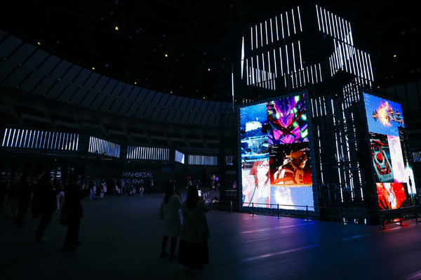 「EVA EXTRA 30」展示エリア＆出展ブース