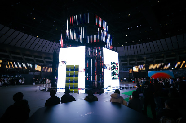 「EVA EXTRA 30」展示エリア＆出展ブース