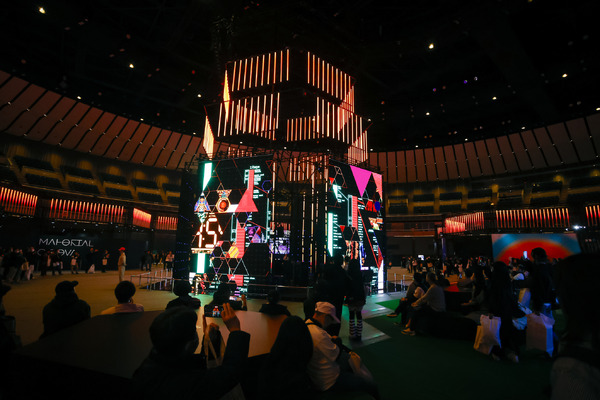 「EVA EXTRA 30」展示エリア＆出展ブース