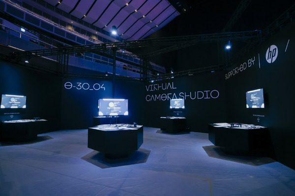 「EVA EXTRA 30」展示エリア＆出展ブース