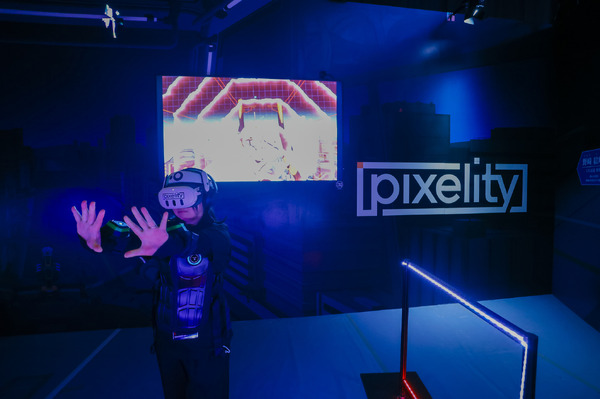 「EVA EXTRA 30」展示エリア＆出展ブース