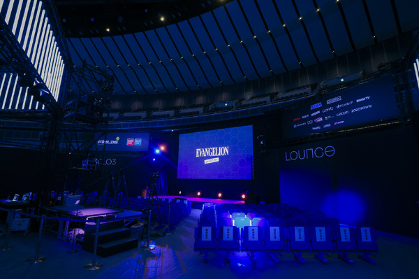 「EVA EXTRA 30」展示エリア＆出展ブース