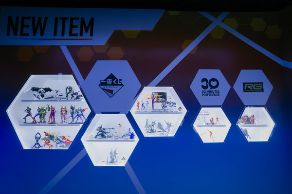 「EVA EXTRA 30」展示エリア＆出展ブース