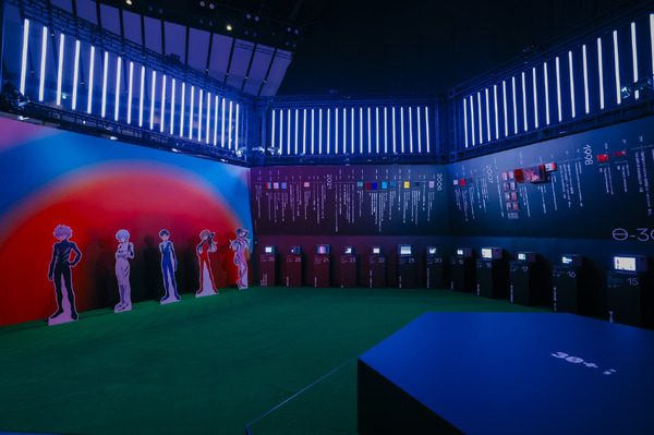 「EVA EXTRA 30」展示エリア＆出展ブース