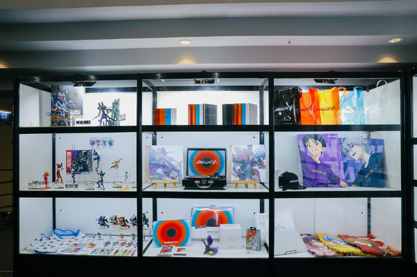 「EVA EXTRA 30」展示エリア＆出展ブース