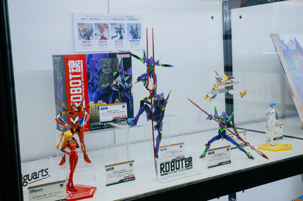 「EVA EXTRA 30」展示エリア＆出展ブース