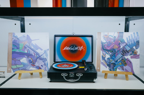 「EVA EXTRA 30」展示エリア＆出展ブース