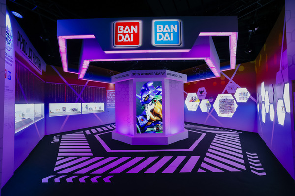 「EVA EXTRA 30」展示エリア＆出展ブース