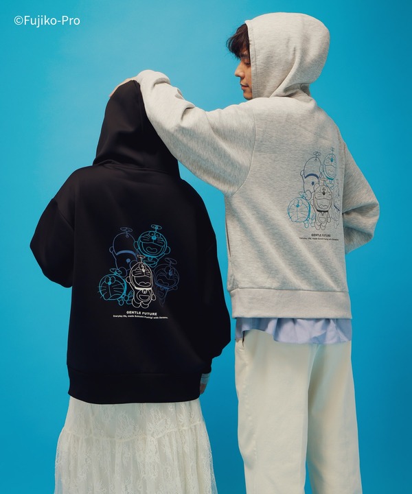 GLOBAL WORK「ドラえもんライトクッションZIPパーカー」着用イメージ