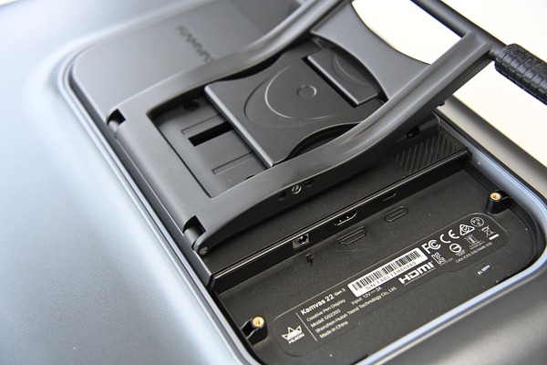 プロの現場でも十分通用する21.5インチの新型エントリー液タブ「Kamvas 22(Gen3)」―現役漫画家が実戦投入して感じた大画面の利点