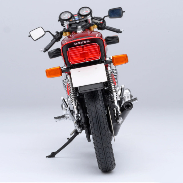 AUTOart 1/12スケール ホンダ CB750F 「バリバリ伝説」 (「巨摩 郡」 ヘルメット付属)