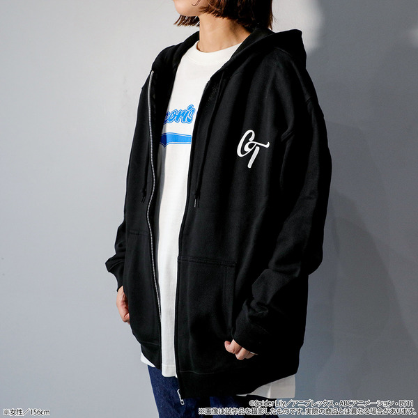 ジップアップパーカー