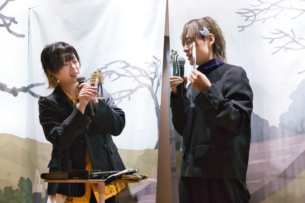 市川蒼、岡本信彦