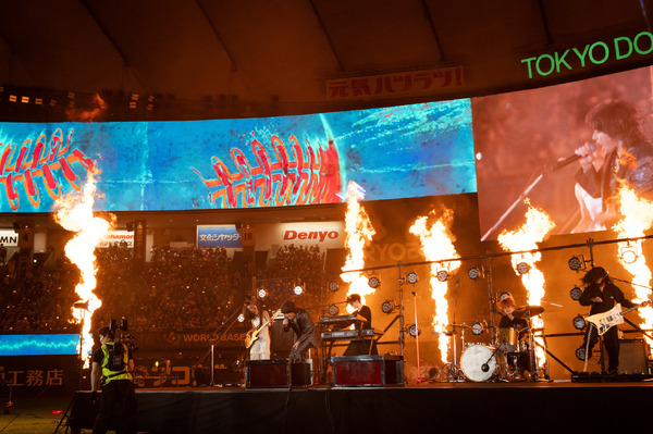 Netflix大会応援ソング 稲葉浩志「タッチ」東京ドームパフォーマンス