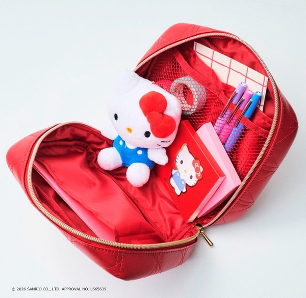 「Maison de FLEUR×HELLO KITTY いちご宝物ケースBOOK RED」使用イメージ