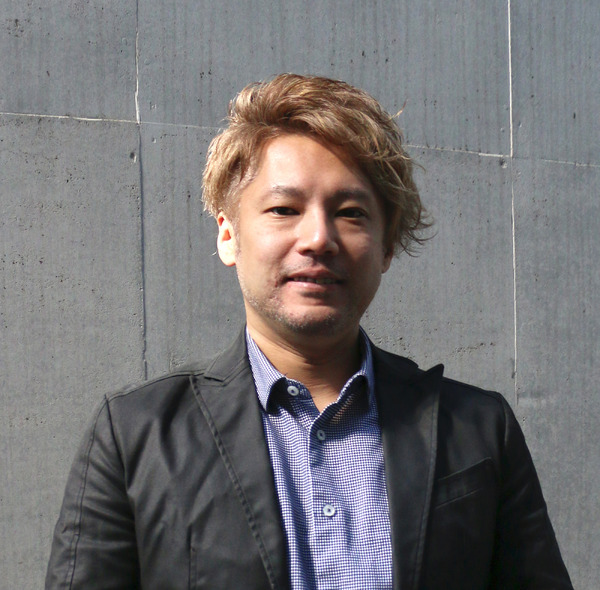 監督／シリーズ構成／脚本：吉平 