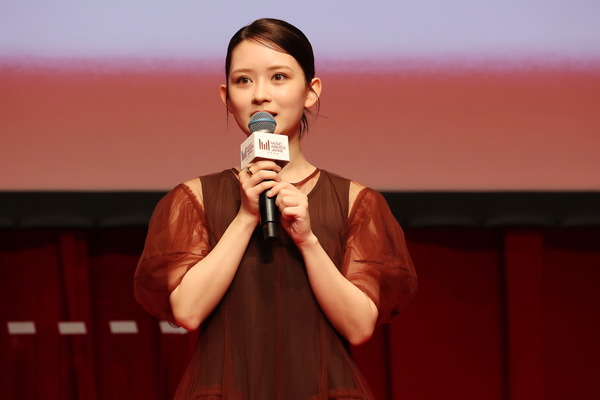 サポーター　畑芽育