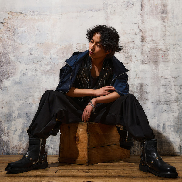 TVアニメ『遊☆戯☆王デュエルモンスターズ』×SuperGroupies　「遊戯 モデル ブーツ」着用イメージ