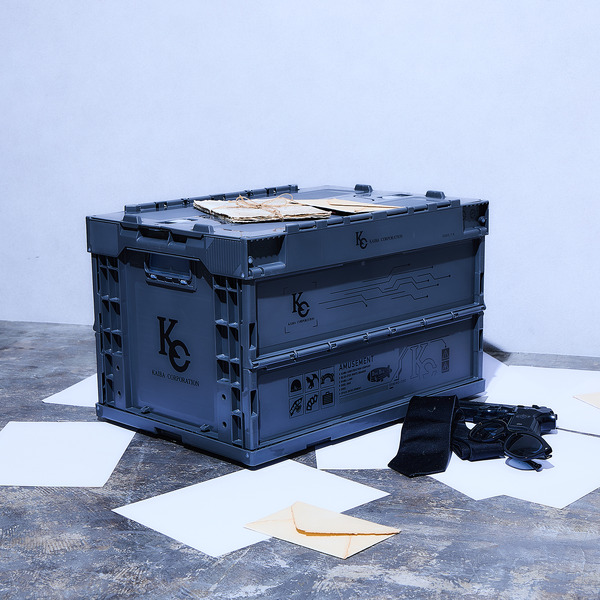 TVアニメ『遊☆戯☆王デュエルモンスターズ』×SuperGroupies　「海馬コーポレーション モデル 折りたたみコンテナ」使用イメージ