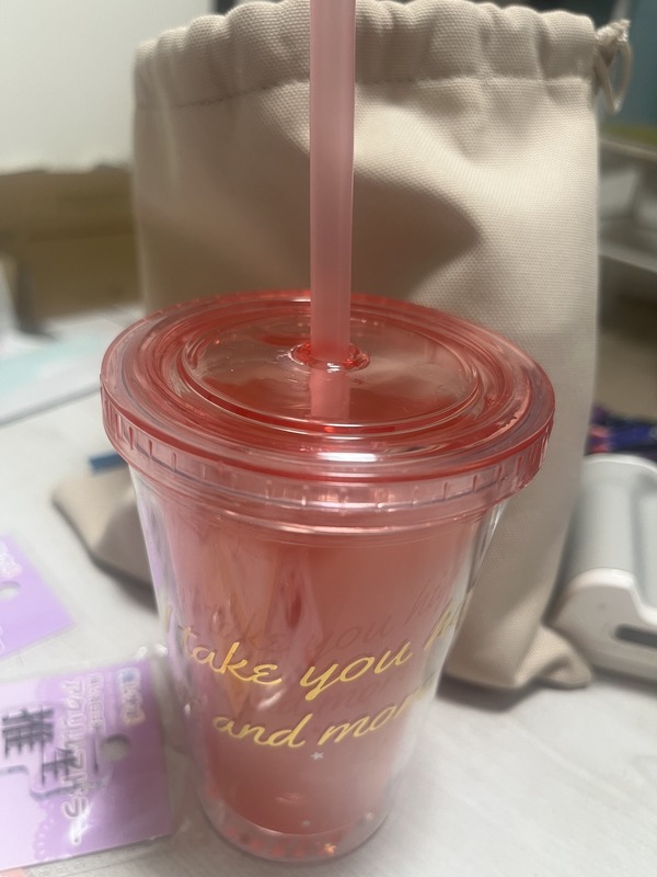 220円だったけど、推しカラーのジュースを入れられてプラマイゼロ！