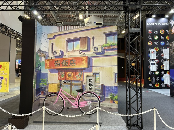 「進撃の巨人」兵長との「心臓を捧げよ」ツーショが撮れるフォトスポットに感動…！デンジとレゼにも会えるMAPPAブース【AnimeJapan 2026 ブースレポ】