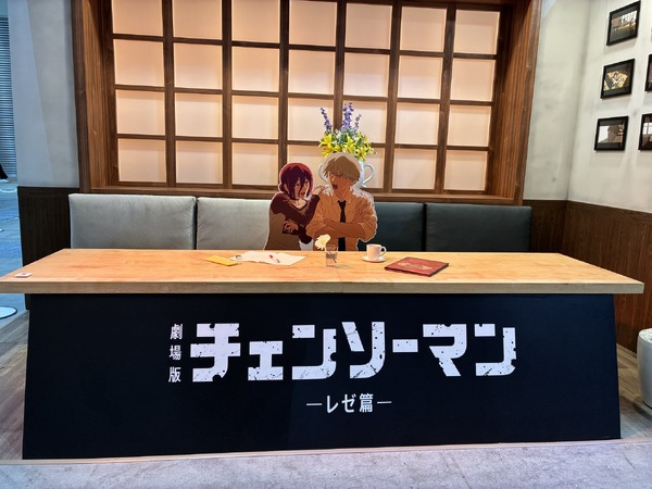 「進撃の巨人」兵長との「心臓を捧げよ」ツーショが撮れるフォトスポットに感動…！デンジとレゼにも会えるMAPPAブース【AnimeJapan 2026 ブースレポ】