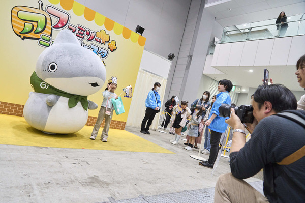 キャラクター撮影会（おでかけ子ザメ）