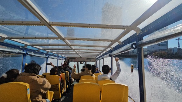 水陸両用バス「スカイダック横浜」