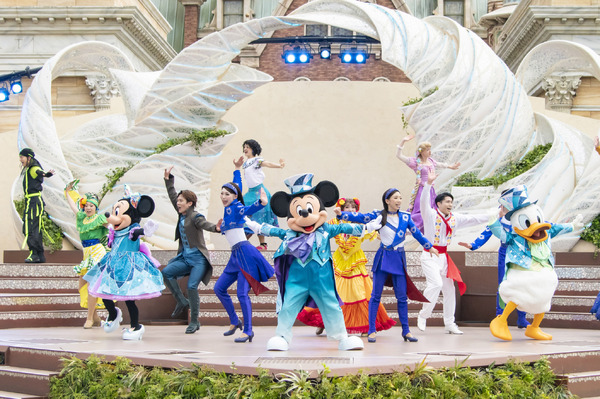 ミッキーたちがTDS25周年衣装で登場！人気ショー「ダンス・ザ・グローブ！」写真解禁