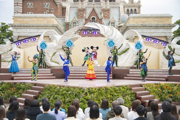 ミッキーたちがTDS25周年衣装で登場！人気ショー「ダンス・ザ・グローブ！」写真解禁