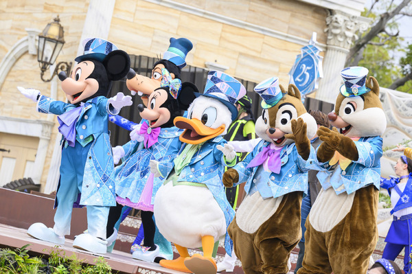 ミッキーたちがTDS25周年衣装で登場！人気ショー「ダンス・ザ・グローブ！」写真解禁