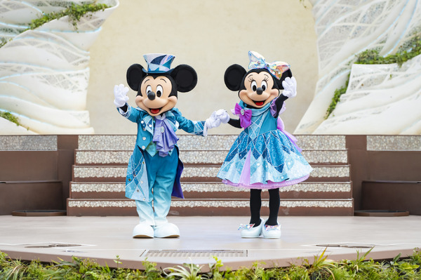 ミッキーたちがTDS25周年衣装で登場！人気ショー「ダンス・ザ・グローブ！」写真解禁