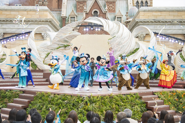 ミッキーたちがTDS25周年衣装で登場！人気ショー「ダンス・ザ・グローブ！」写真解禁