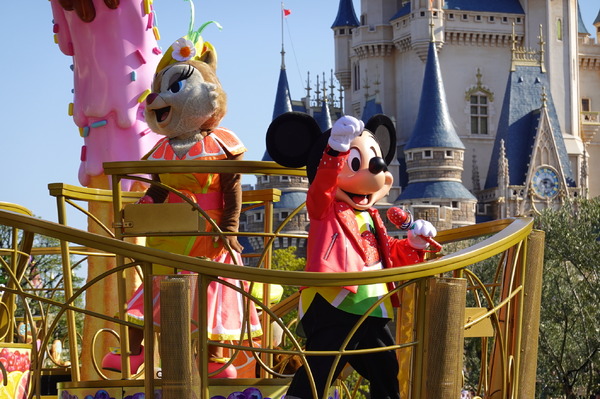 ヴァネロペの楽しいパレードが帰ってきた！「イッツ・ア・スウィーツフルタイム！」が可愛すぎ