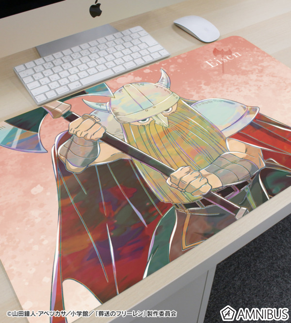 TVアニメ『葬送のフリーレン』アイゼン Ani-Art マルチデスクマット　使用イメージ