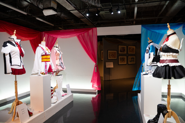 「種村有菜 30周年記念展 きらめく少女たちの夢物語」