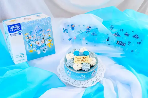 「東京ディズニーリゾート（R）・フローズンセレクション」ケーキ