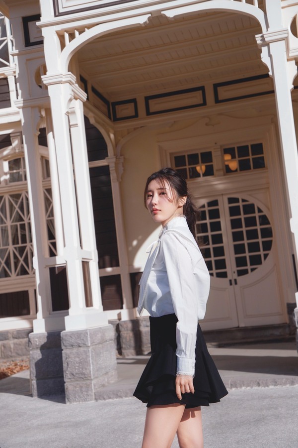 志崎樺音 1st 写真集『unplugged』カット