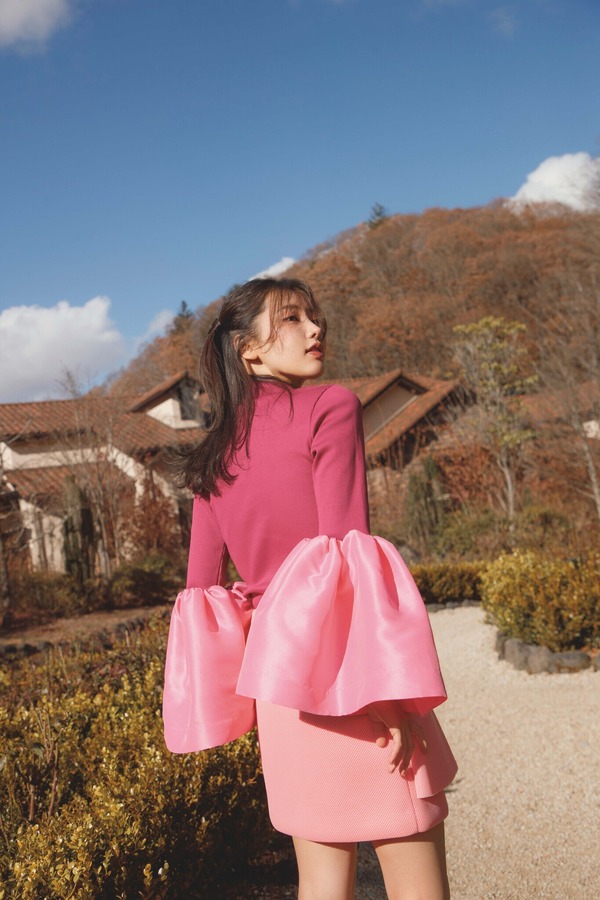 志崎樺音 1st 写真集『unplugged』カット