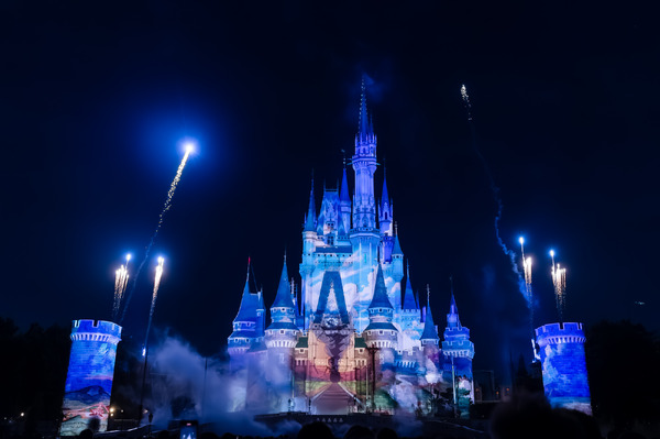 GWは東京ディズニーランドで人気パレード＆フードを満喫！終了ショー＆期間限定プログラムも忘れず体験
