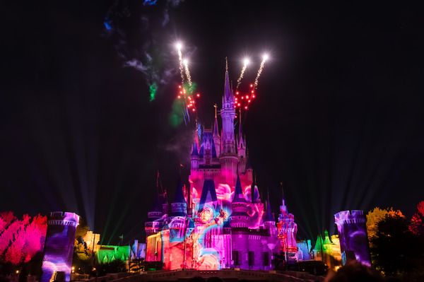 GWは東京ディズニーランドで人気パレード＆フードを満喫！終了ショー＆期間限定プログラムも忘れず体験