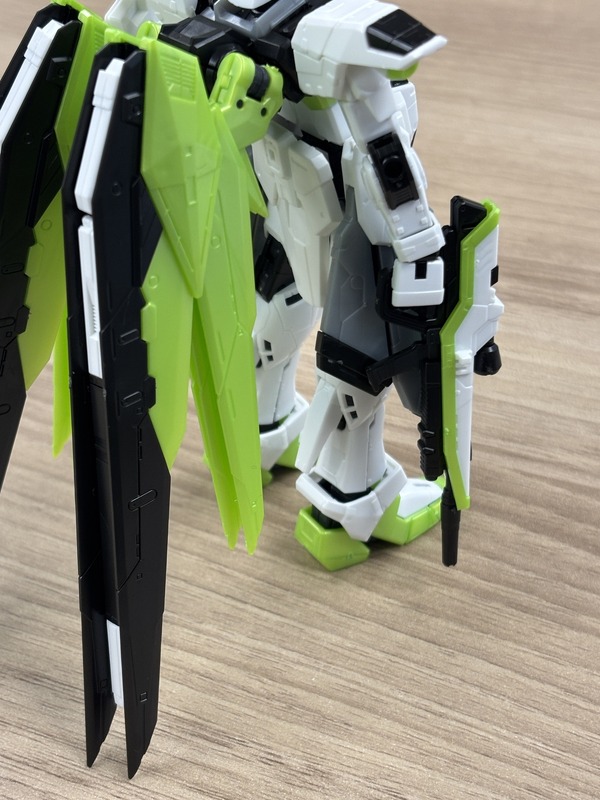 「RG 1/144 フリーダムガンダム -APEX LEGENDS(TM) クリプト Ver.-」
