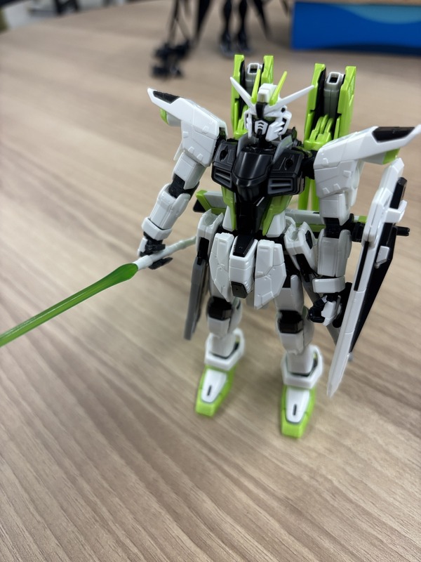 「RG 1/144 フリーダムガンダム -APEX LEGENDS(TM) クリプト Ver.-」