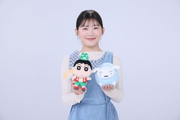『映画クレヨンしんちゃん 奇々怪々！オラの妖怪バケ～ション』伊藤沙莉 ぬいぐるみ（しんのすけ、シロ）スチール