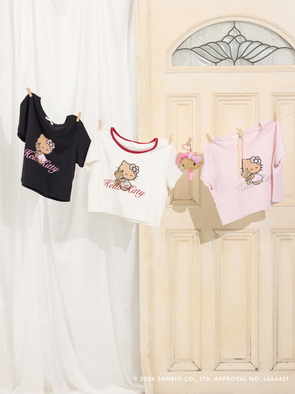 【HELLO KITTY】グリッターロゴミニTシャツ