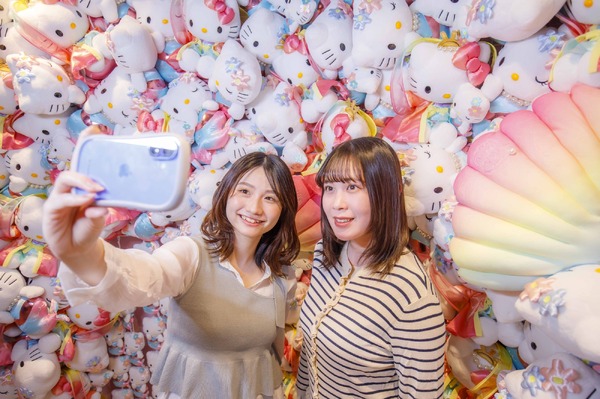 HELLO KITTY SMILE　 リニューアル内観